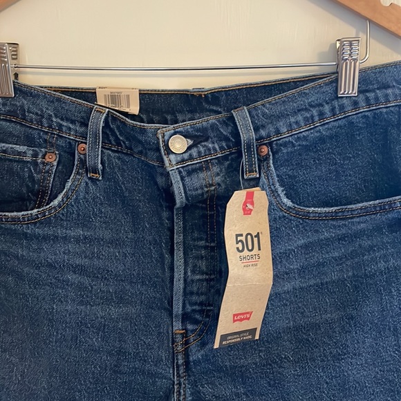 NWT Levi’s 501 Denim Shorts - Picture 6 of 8